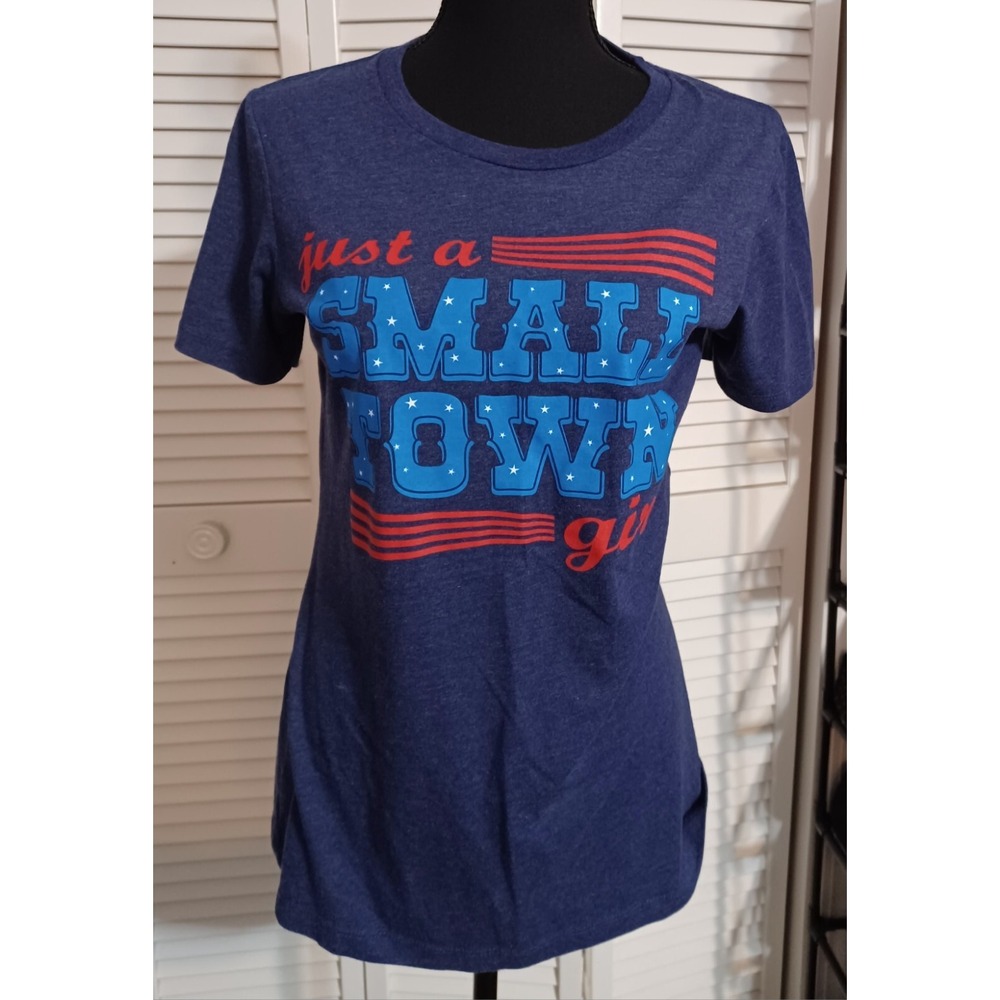 UNITED JUST A SMALL TOWN GIRL T SHIRT SIZE LARGE